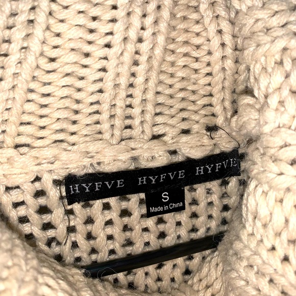 chunky cream sweater Size S HYFVE - Picture 3 of 3